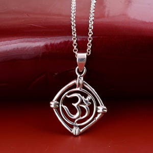 Om Symbol Pendant Necklace, Spiritual Yoga Jewelry, Handmade Brass Chain, Meditation Hindu Pendant, Gift for Men & Women