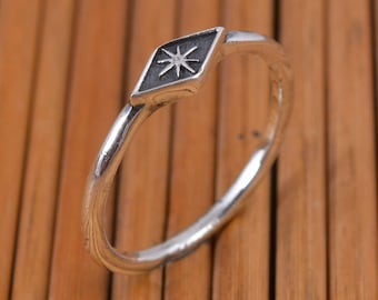Anello con sigillo a stella in argento minimalista, anello celeste fatto a mano, delicato anello regolabile in argento, gioielli astrologici boho, regalo per lei
