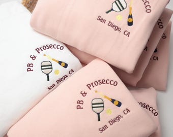 Sudadera bordada personalizable con diseño de Pickleball y Prosecco para despedida de soltera y camiseta de colores cómodos para recuerdos de boda y fiesta nupcial.