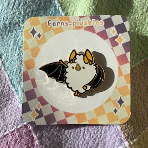 Honduran White Bat 1.5” Enamel Pin, hard enamel pin, cute, kawaii, animal,