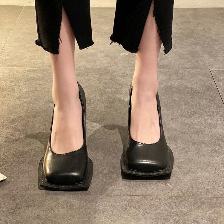 Square toe shop pumps 218