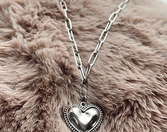 Collier pendentif coeur, médaillon argenté, acier inoxydable, collier simple, cadeau noel, cadeau pour elle, bijou personnalisé