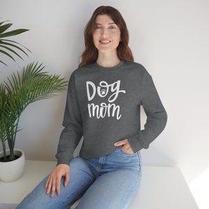 Dog Mom Unisex Heavy Blend Crewneck Sweatshirt