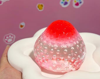 Taba de fresa de cristal rojo brillante, juguete antiestrés adorable, regalo perfecto.