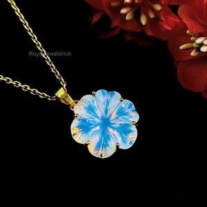 AAA Opalith Blumen Anhänger, geschnitzte Edelstein Charms, Hand geschnitzte Kristall Charms, handgemachte Schnitzkristalle, Hand schnitzende Edelstein Blume