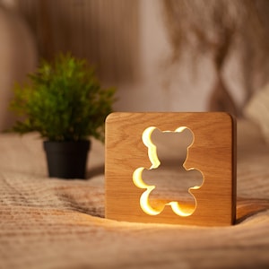 Personalized Bear Night Light – Wooden LED Lamp for Kids Room – Custom Nursery Decor – Baby Shower Gift – USB Oak Night Lamp