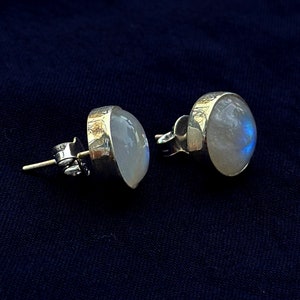 Kolczyki z tęczowym kamieniem księżycowym 925 ze srebra - Moonstone 13 MM okrągłe kolczyki ze srebra - Kolczyki z tęczowym kamieniem księżycowym Kryształ -