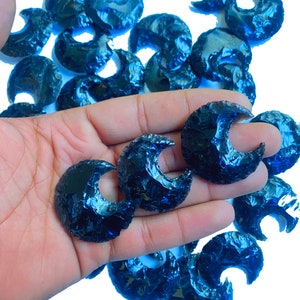 Black Opalite Moon Carvings - Black Opalite Crescent Moon Crystal - Black Opalite Carved Moon - metafysisch snijwerk edelsteen opaal sieraden