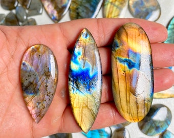 Labradorite multi-fuoco: cristallo naturale per la creazione di gioielli
