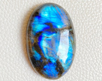 Cabochon ovale di labradorite blu: pietra pendente di cristallo curativo (42x27x8 mm)