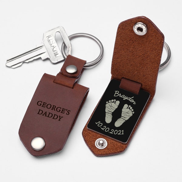 Aluminium Schlüsselanhänger mit Babyfußabdruck und Lederhülle für frischgebackenen Vater