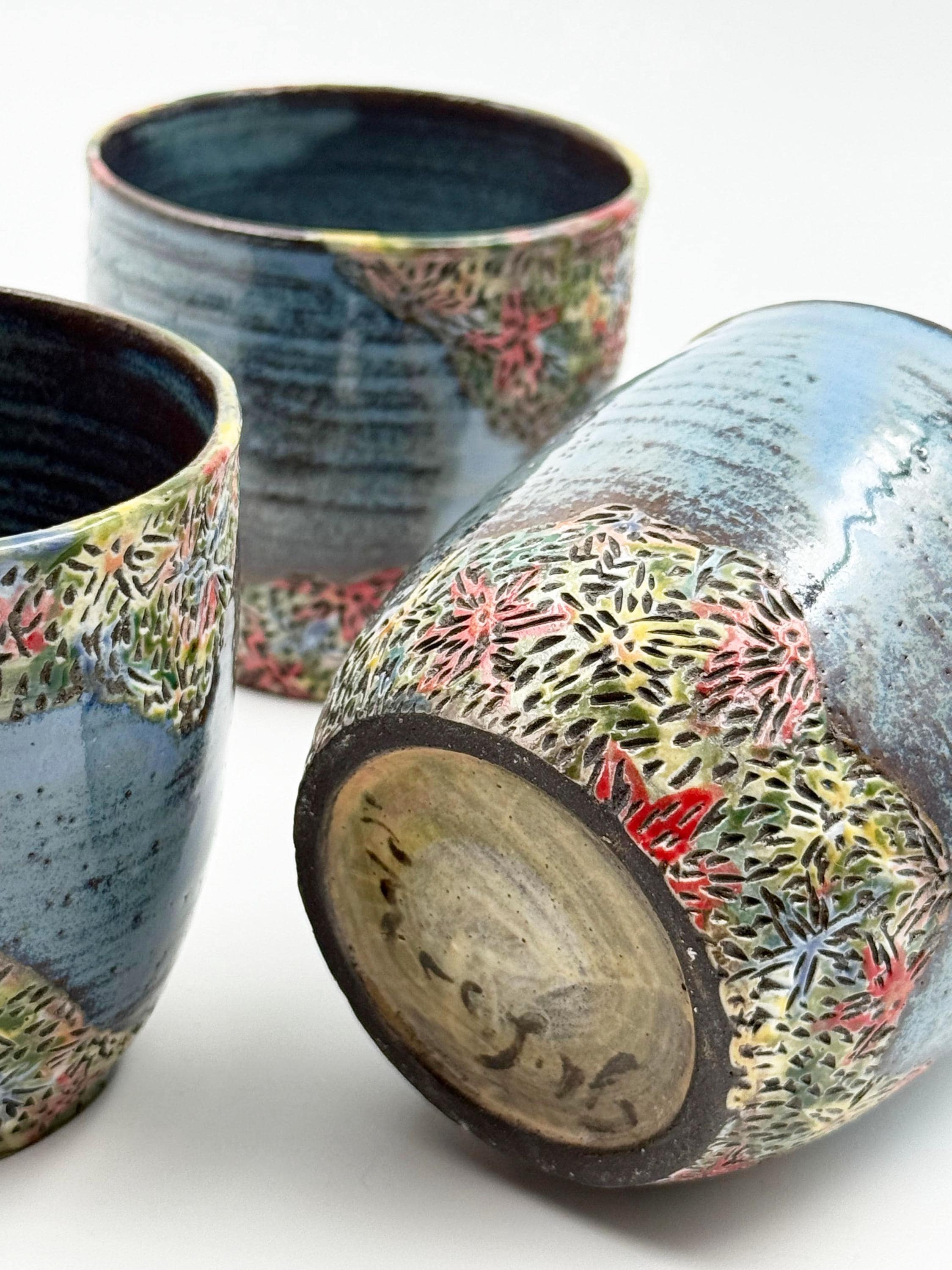 Tazze in ceramica floreali fatte a mano • Tazze da caffè in ceramica uniche per tè e regali • Bicchieri in ceramica artigianali • Tazza con motivo floreale fatta a mano