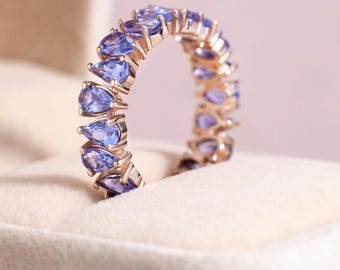 Tansanit Eternity Bandring in Tropfenform aus Roségold-Vermeil – Voller Eternity Ring, Dezember Geburtsstein, zierlicher Stacking Ring, Geschenk für Sie