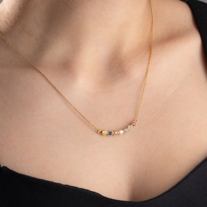 Benutzerdefinierte Familie Birthstone Halskette Zierliche Multiple Birthstone Halskette Oma Personalisierte Birthstone Halskette für Mutter Nettes Geburtstagsgeschenk