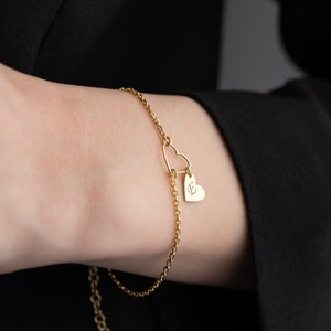 Pulseira de coração personalizada com pedra de nascimento e inicial Pulseira de coração com letra Pulseira com pedra de nascimento Pulseira de coração personalizada