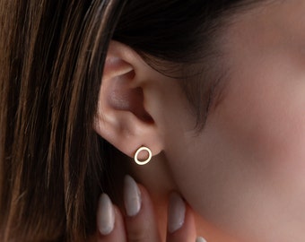 Circle Stud Earrings Gold Circle Earrings Tiny Circle Earrings Silver Circle Earrings Round Stud Earrings for Women Dainty Stud Earrings