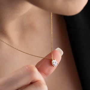Personalisierte Teardrop Birthstone Halskette Silber Diamant Halskette Benutzerdefinierte Birthstone Halskette Zierliches Geburts-Monat Geschenk für Mama