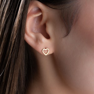 Minimalist Heart Earrings for Mom, Dainty Gold Heart Stud Earrings for Women, Tiny Heart Earrings, Gold Heart Earrings for Girlfriend,
