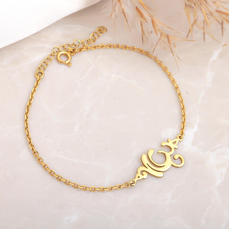 Breathe Chain Bracelet Gold