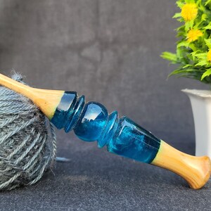 Handmade Rosewood Crochet Hook: Ergonomic Resin Handle image 5