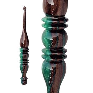 Handmade Rosewood Crochet Hook: Ergonomic Epoxy Resin Handle