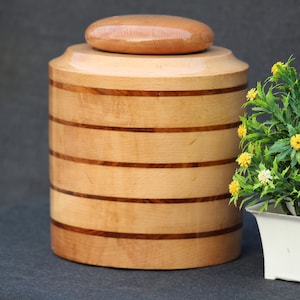 Beechwood Cremation Urn: Handcrafted Wooden Keepsake Urn