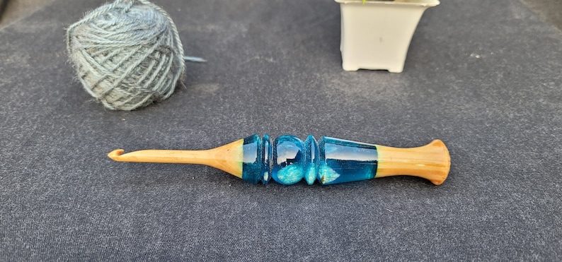 Handmade Rosewood Crochet Hook: Ergonomic Resin Handle image 2