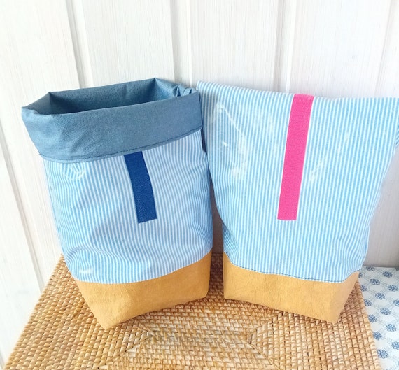 Lunchbag mit blauem Streifen aus beschichteter Baumwolle mit Klettverschluss, abwaschbar, Brottüte aus OEKO-Tex Wachstuch von AU MAISON