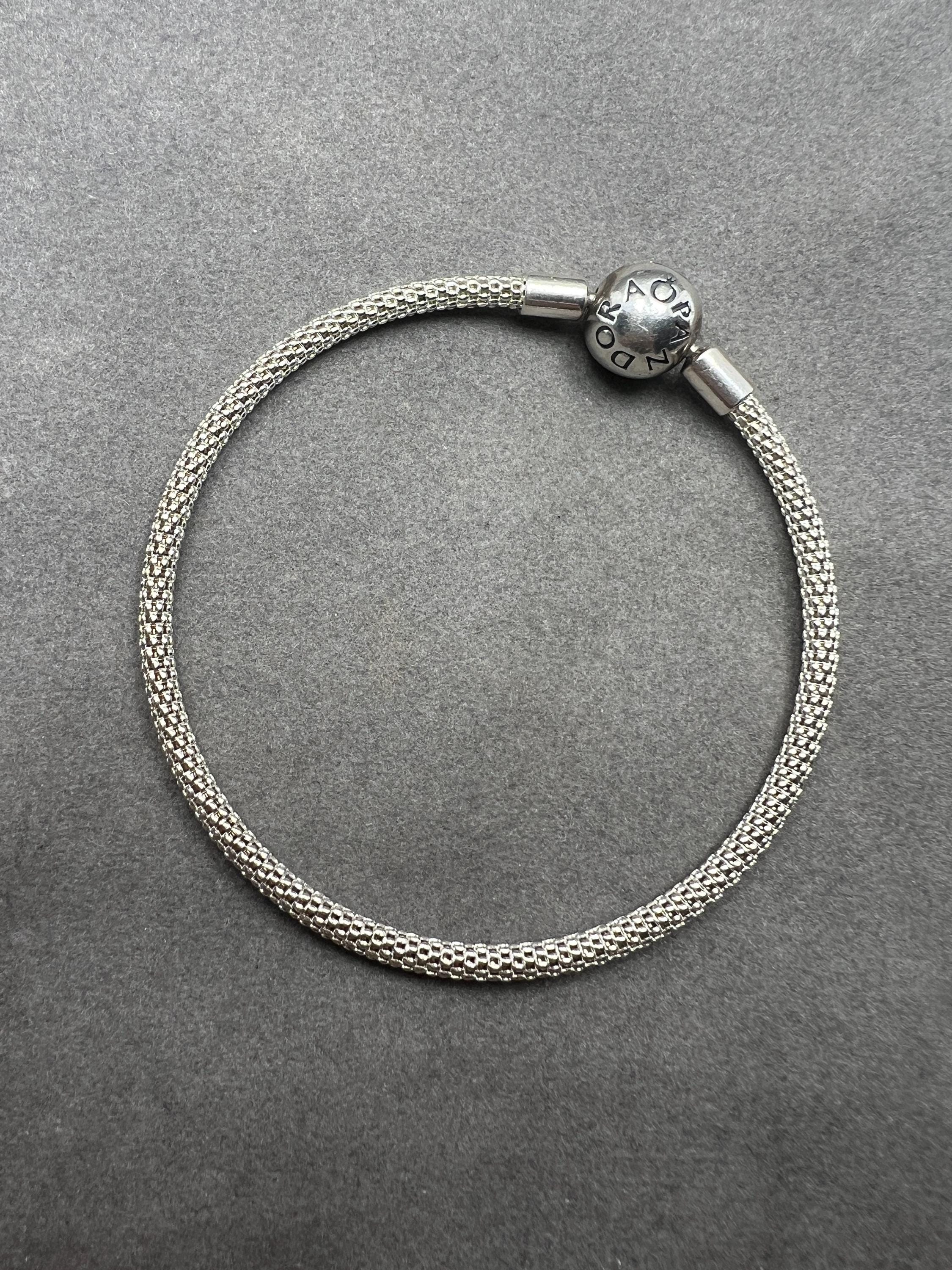 正規品 Pandora スターリングシルバー Moments メッシュバングル