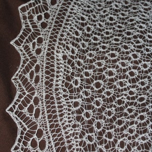 Knitted Lace Wedding Shawl/Wrap/White/Large zdjęcie 2