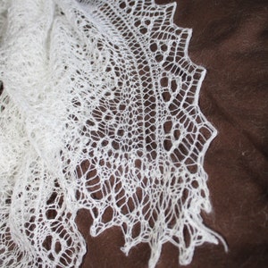 Knitted Lace Wedding Shawl/Wrap/White/Large zdjęcie 10