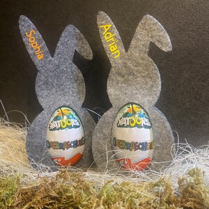 Osterhase mit Name aus Filz I Ü-Ei Halter I Personalisiert I Ostergeschenk I Kleines Dankeschön I Mitbringsel I Schokohase I Ostern Bild 5