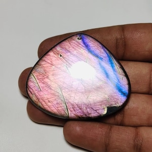 Bellissimo!! Cabochon di labradorite viola flash di qualità AAA++ a forma di cuore, 45×52×7 mm, 146 ct. Ideale per la creazione di gioielli!!
