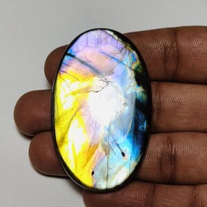 Bellissimo!! Cabochon di labradorite viola flash di qualità AAA++, forma ovale, 55×33×6 mm, 107 ct. Ideale per la creazione di gioielli!!