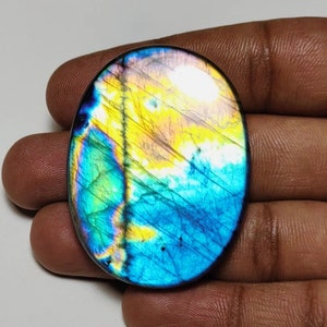 Magnifique !! Cabochon labradorite arc-en-ciel de qualité AAA++, forme ovale 48 × 35 × 7 mm 126 carats, idéal pour la fabrication de bijoux !