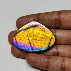 Incroyable !! Cabochon de labradorite multi-éclairs de qualité AAA++ en forme de coeur, 31 × 42 × 7 mm, 90 carats, idéal pour la fabrication de bijoux !