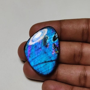 Wunderschöne Qualität Lila auffällige Spektrolith Labradorit Edelstein Cabochon Herzform Am besten für die Schmuckherstellung !!
