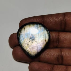 Top-Qualität Silber Grün auffällige Spektrolith Labradorit Edelstein Cabochon Herzform Am besten für die Schmuckherstellung !!
