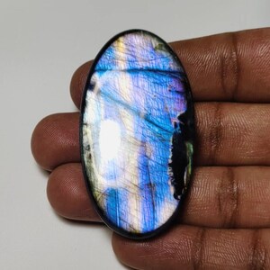 ¡Hermoso! Cabujón de labradorita violeta brillante de calidad AAA++, forma ovalada, 55 × 29 × 8 mm, 135 ct, ideal para hacer joyas.