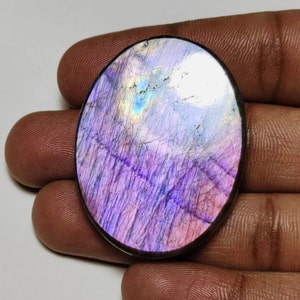 Bellissimo!! Cabochon ovale in labradorite viola flash di qualità AAA++, 44×33×7 mm, 107 ct, ideale per la creazione di gioielli!!
