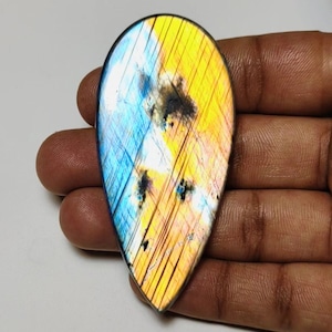 Attraente!! Cabochon di labradorite arcobaleno flash di qualità AAA++ a forma di pera, 72×33×5,50 mm, ideale per la creazione di gioielli!!