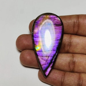 Wunderschön!! AAA ++ Qualität Purple Flash Labradorit Cabochon Birnenform 57 × 28 × 9 MM 114 Ct Am besten für die Schmuckherstellung !!