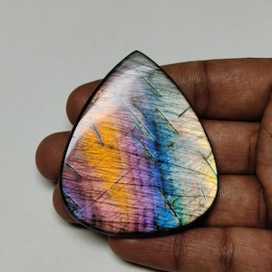 Magnifique !! Cabochon en labradorite arc-en-ciel de qualité AAA++ en forme de poire 58 × 50 × 6 mm, 155 carats, idéal pour la fabrication de bijoux !
