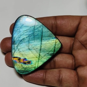 Magnifique !! Cabochon en labradorite vert flashy de qualité AAA++ en forme de coeur 50 × 58 × 7,50 mm 194 carats Idéal pour la fabrication de bijoux !