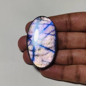 Cabochon labradorite arc-en-ciel de très grande qualité, forme ovale 52 × 30 × 8 mm 131 carats, idéal pour la fabrication de bijoux !