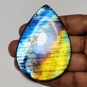 Wunderschön!! AAA ++ Qualität Regenbogen-Labradorit Cabochon Birnenform 72 × 51 × 7 MM 226 Ct Am besten für die Schmuckherstellung !!