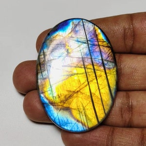 ¡Hermoso! Cabujón de labradorita arcoíris de calidad AAA++, forma ovalada, 52 × 36 × 7,50 mm, 137 ct, ideal para hacer joyas.