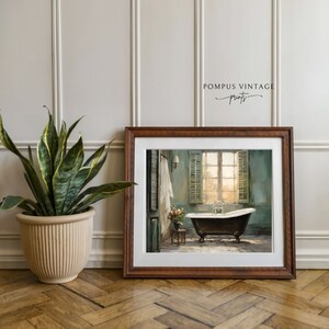 Peut inclure: Une peinture encadr&eacute;e d'une salle de bain vintage avec une baignoire &agrave; pieds, une fen&ecirc;tre &agrave; volets et un bouquet de fleurs sur une table. La peinture est dans un cadre brun et a un passe-partout blanc.