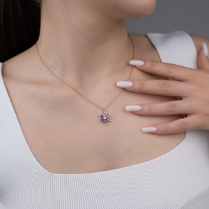 14K Dainty Diamond Flower Necklace, Flower Pendant Chain, Anniversary Gift, Perfect Mothers Day Jewelry, for Mom, for Wife, Gift for Her