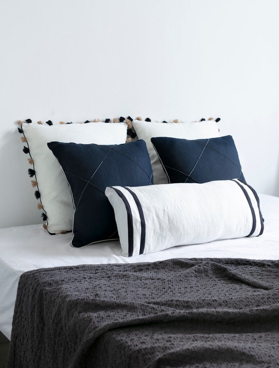 Trying to choose accent pillows for bed! : r/HomeDecorating